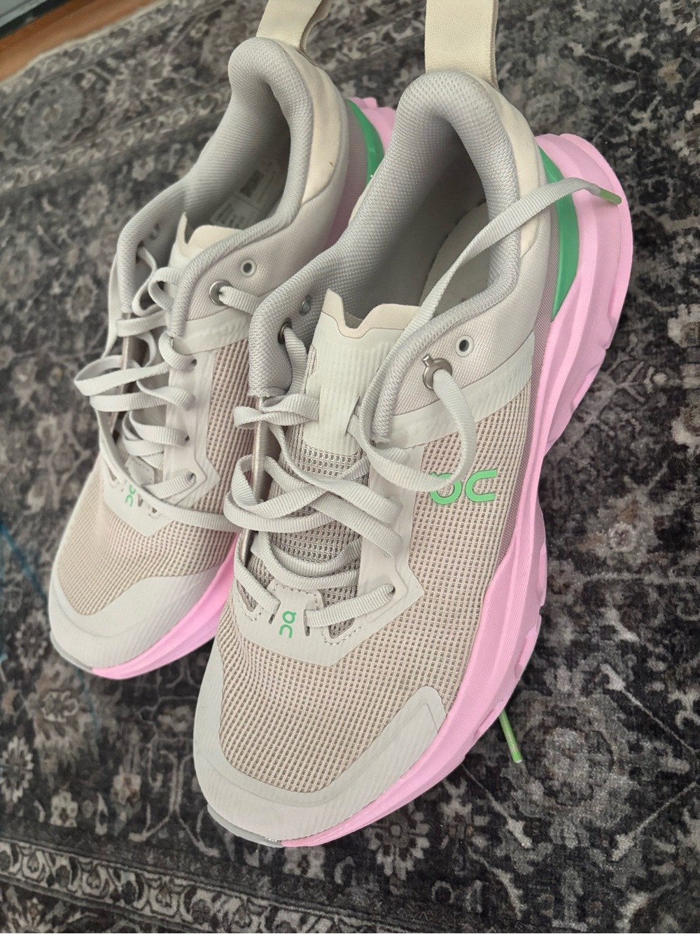 On Women’s Cloudpulse Next Shoes Silver/Honeysuckle - 8